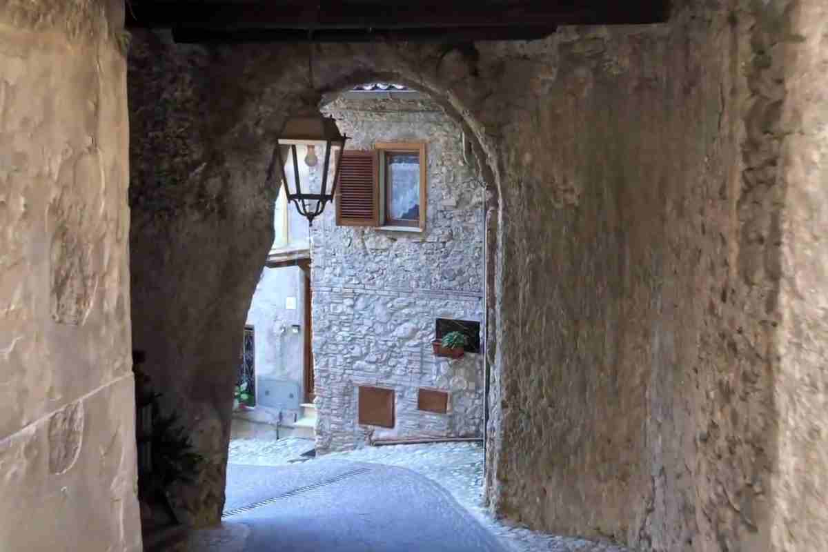 i vicoli di castel di tora